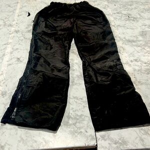 Ladies medium snow pants zipper from top of hip side to bottom